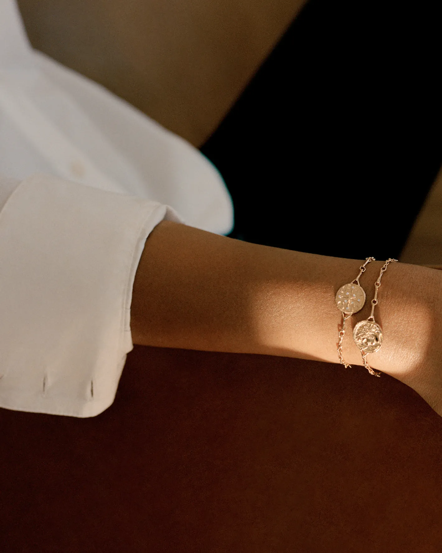 Lion and Dolphin Coin Bracelet<AZLEE Jewelry Outlet