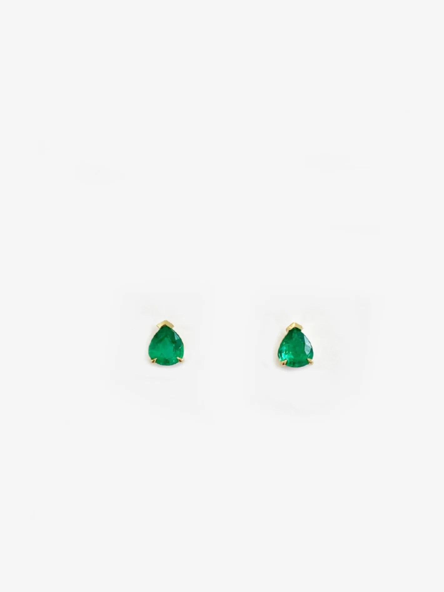 Pear Emerald Studs in Prongs<AZLEE Jewelry Hot